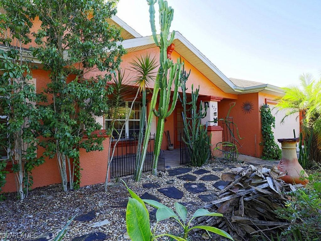422 Jaguar Blvd., Lehigh Acres, FL 33974
