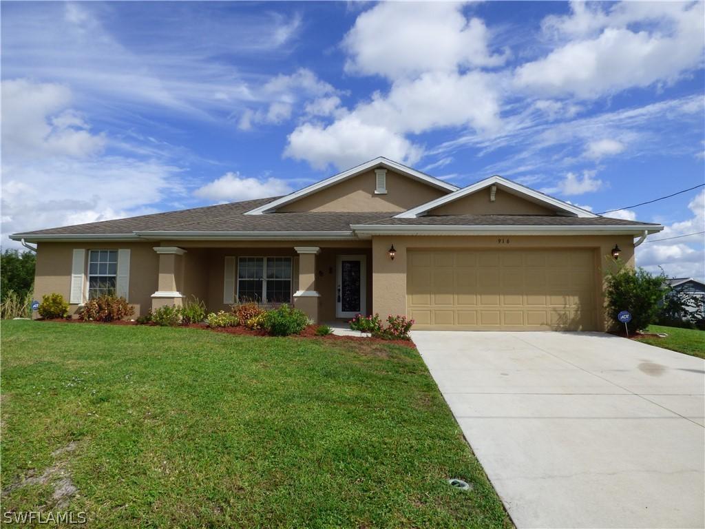 916 Rita Ave., Lehigh Acres, FL 33971
