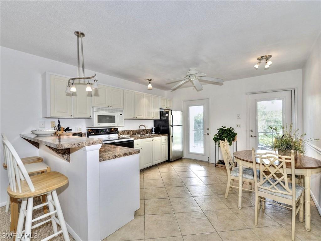 466 12th Ave., Naples, FL 34102