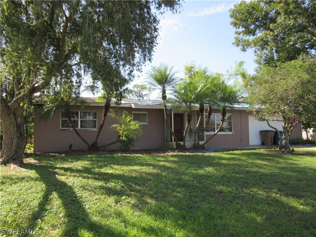 306 Jersey Rd., Lehigh Acres, FL 33936