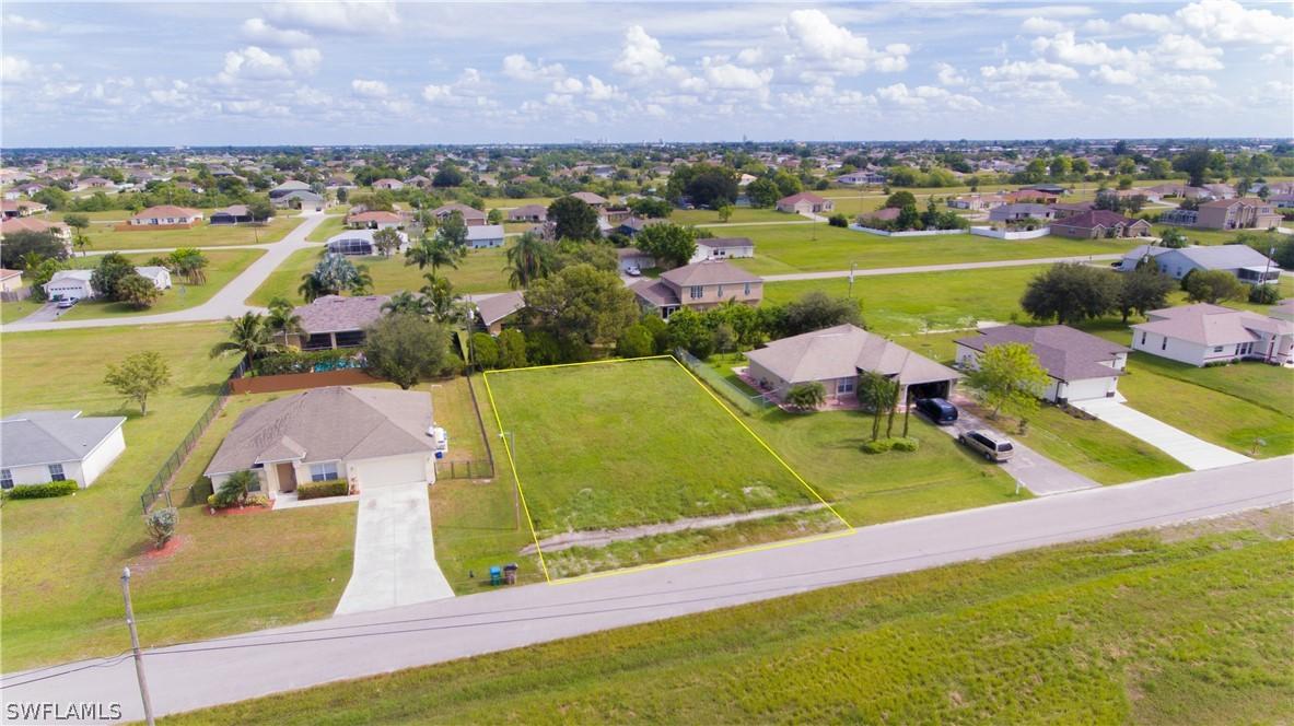 1221 NE 4th Ave., Cape Coral, FL 33909