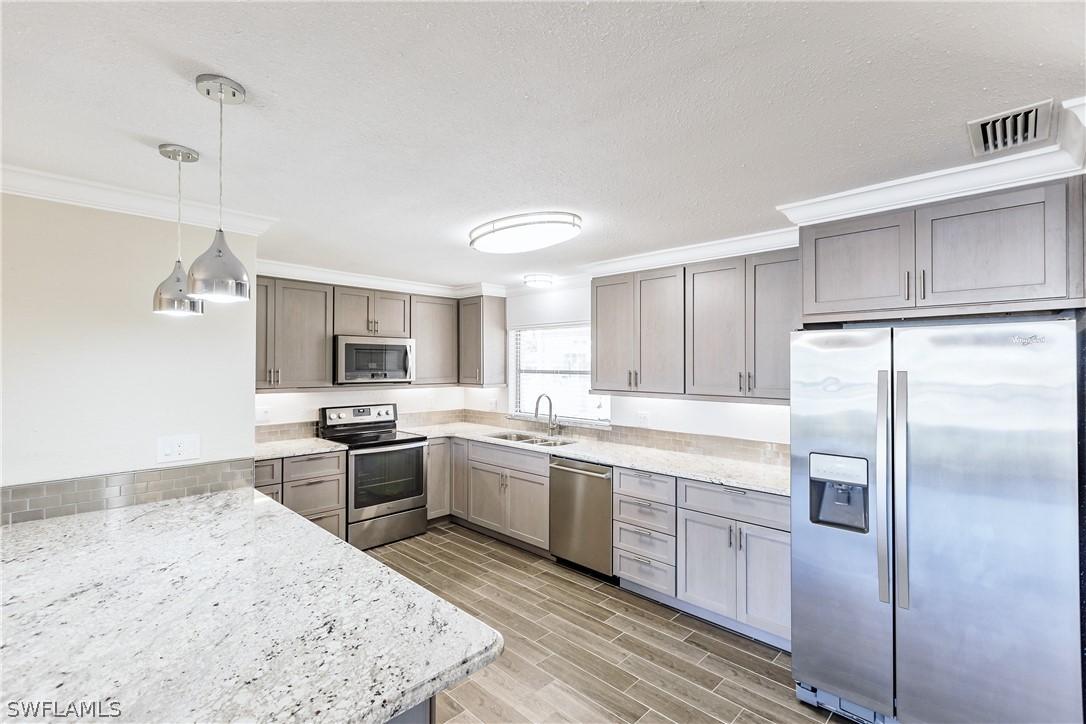 1621 SE 41st St., Cape Coral, FL 33904