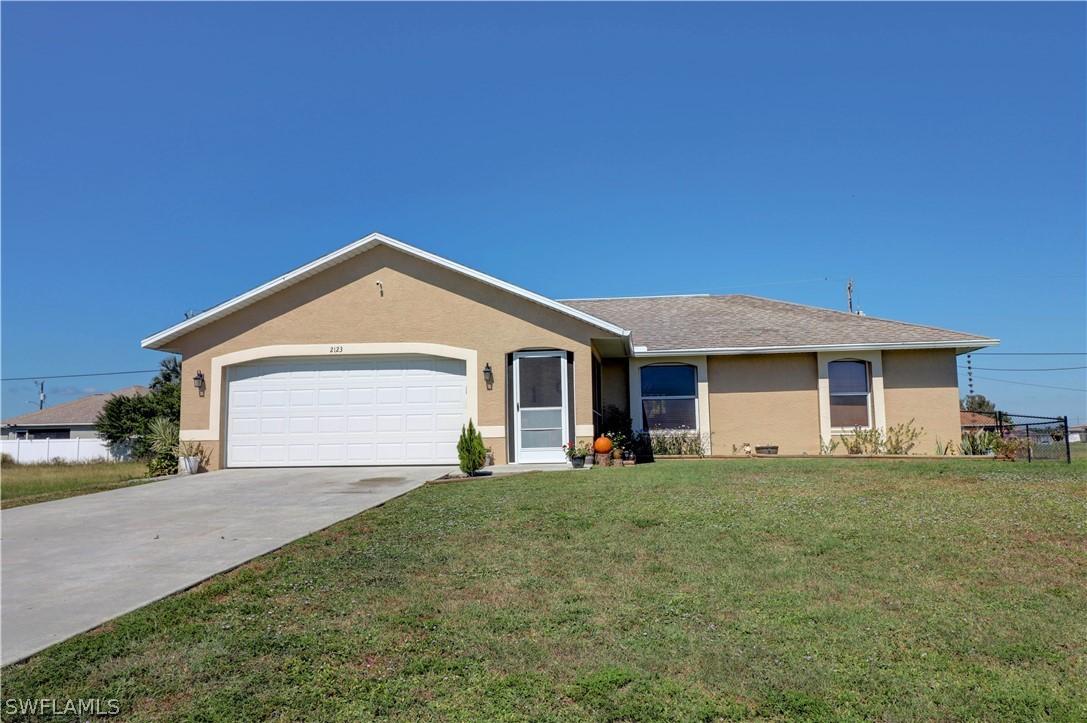 2123 NE 16th Ter., Cape Coral, FL 33909