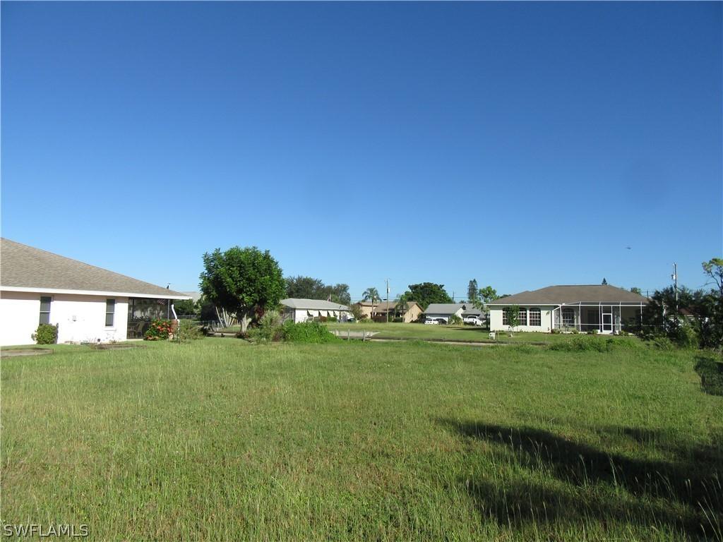 625 NW 7th Ter., Cape Coral, FL 33993