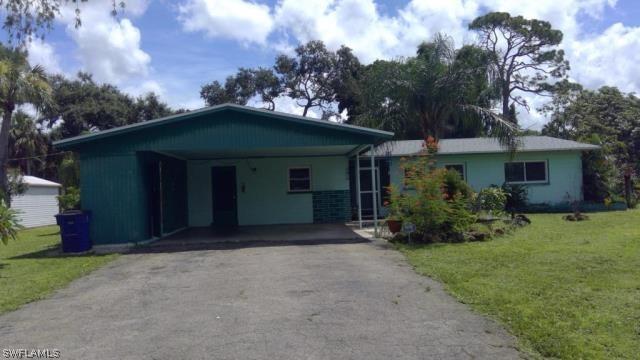 14 Maple Ave., Lehigh Acres, FL 33936