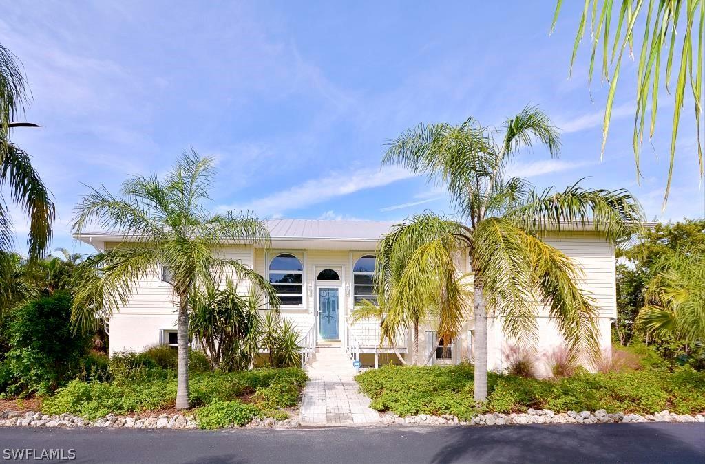 2888 Buttonwood Key Ct., St. James City, FL 33956