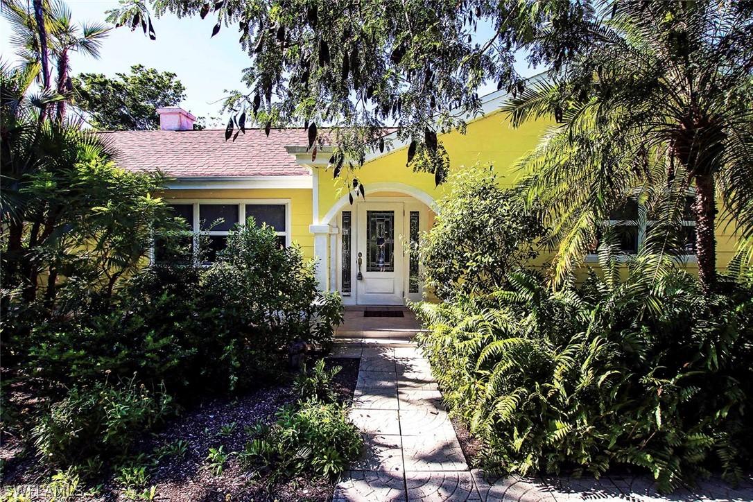 328 Palm Lake Dr., Sanibel, FL 33957