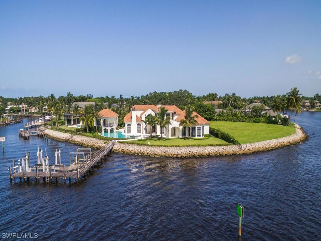 1076 Nelsons Walk, Naples, FL 34102