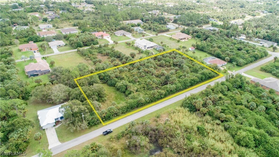 612 Poinsettia Ave., Lehigh Acres, FL 33972