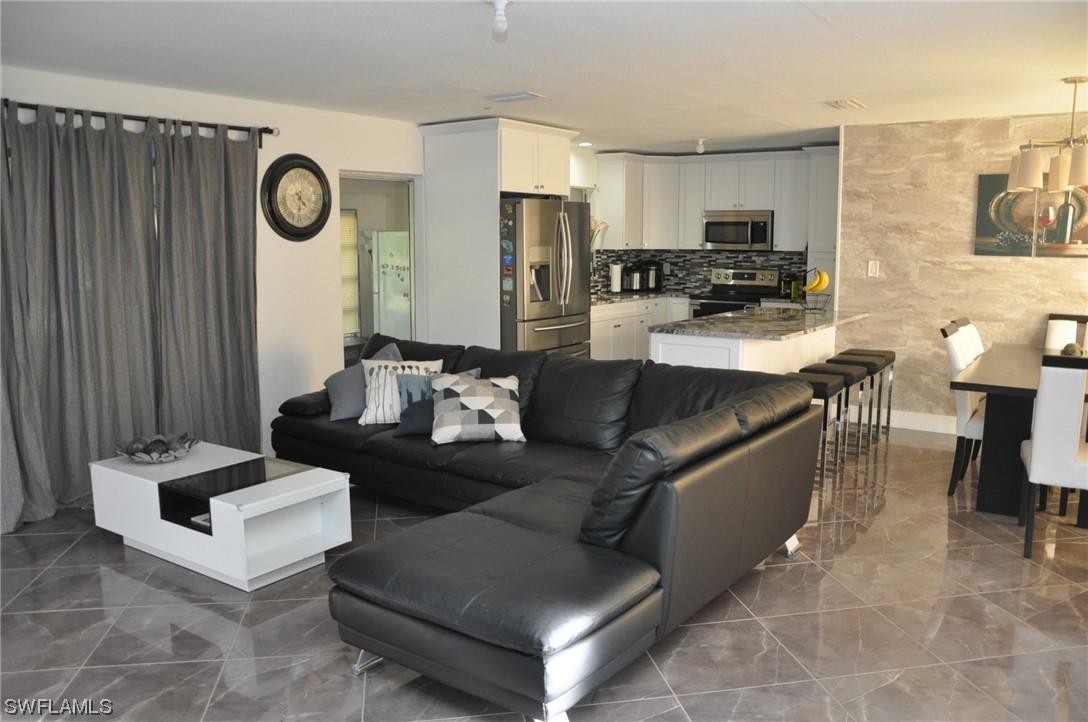 4405 SE 14th Ave., Cape Coral, FL 33904