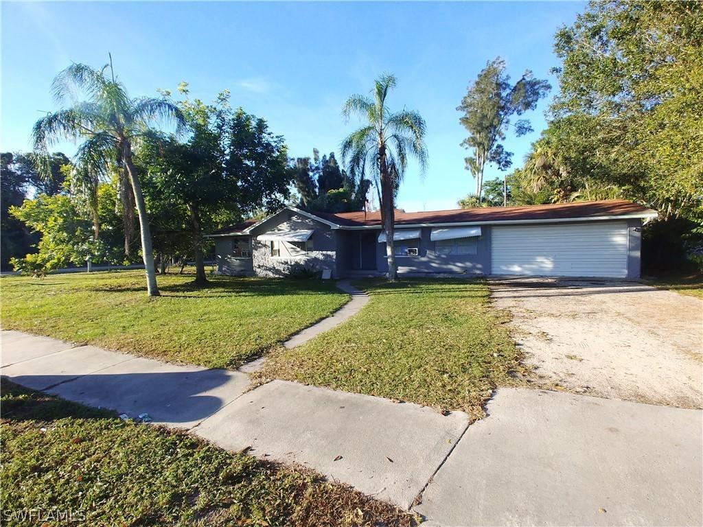 430 Fairfax Dr., Fort Myers, FL 33905