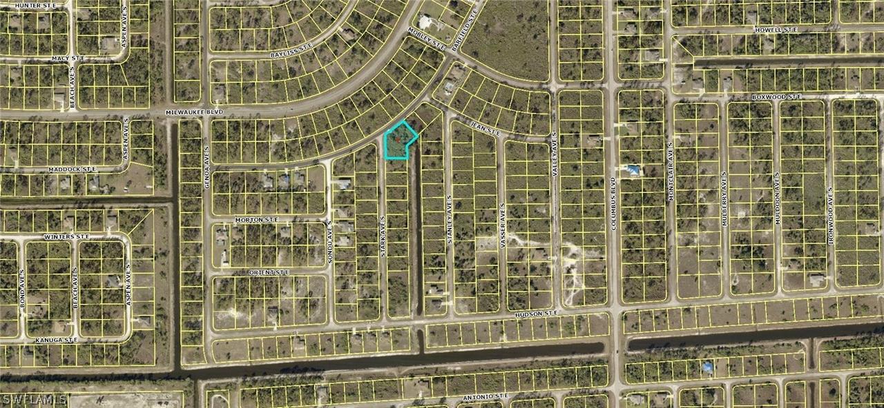 639 Stark Ave., Lehigh Acres, FL 33974