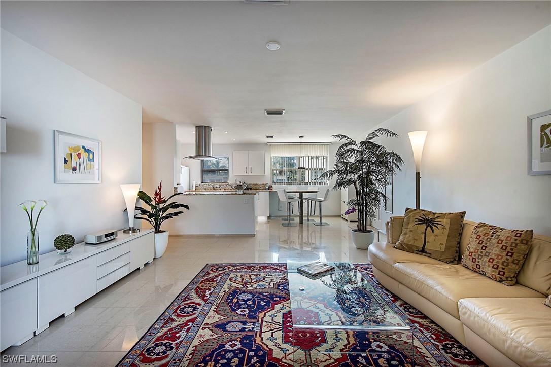 1624 Gulf Shore Blvd. #203, Naples, FL 34102