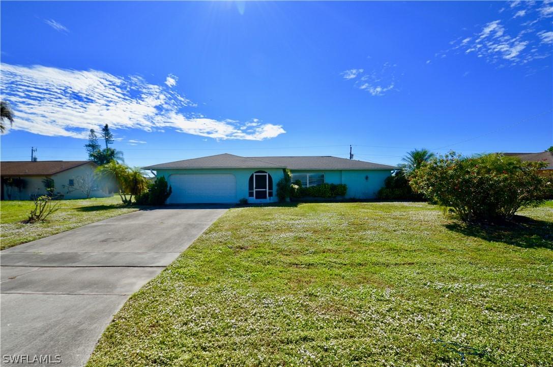 1631 Country Club Pkwy., Lehigh Acres, FL 33936