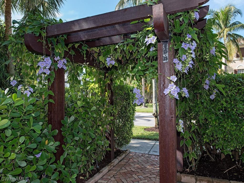 220 5th Ave. #F-1, Naples, FL 34102