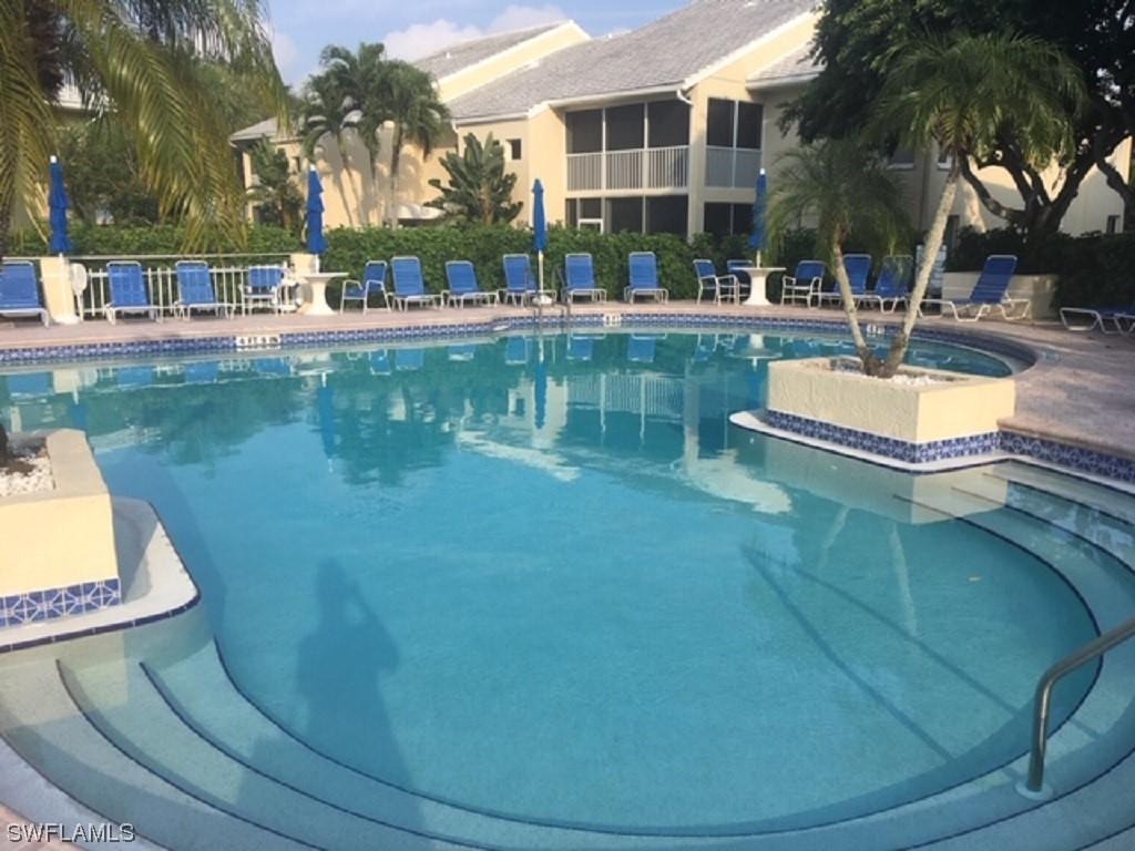 5809 Glencove Dr. #906, Naples, FL 34108