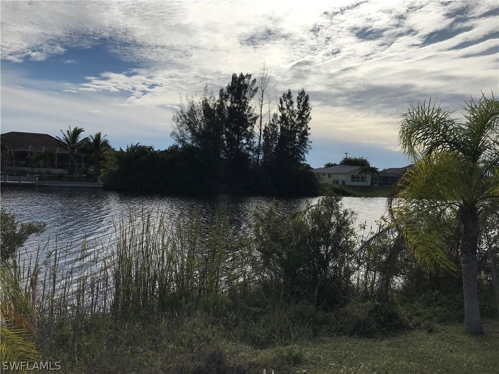 2527 NW 25th St., Cape Coral, FL 33993