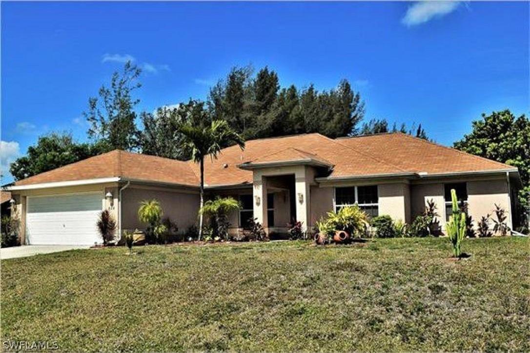 828 SW 14th Pl., Cape Coral, FL 33991