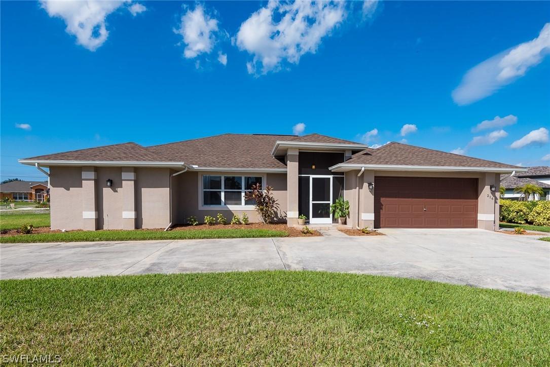 216 Lanyard Pl., Lehigh Acres, FL 33936