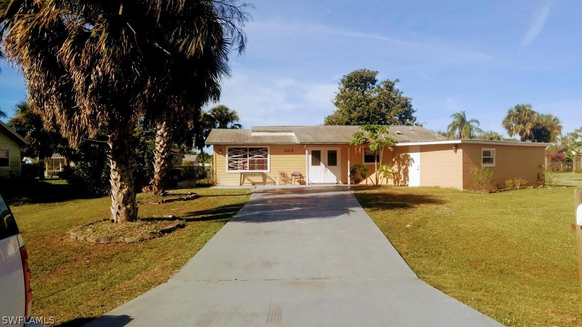 305 Dartmouth Ave., Lehigh Acres, FL 33936