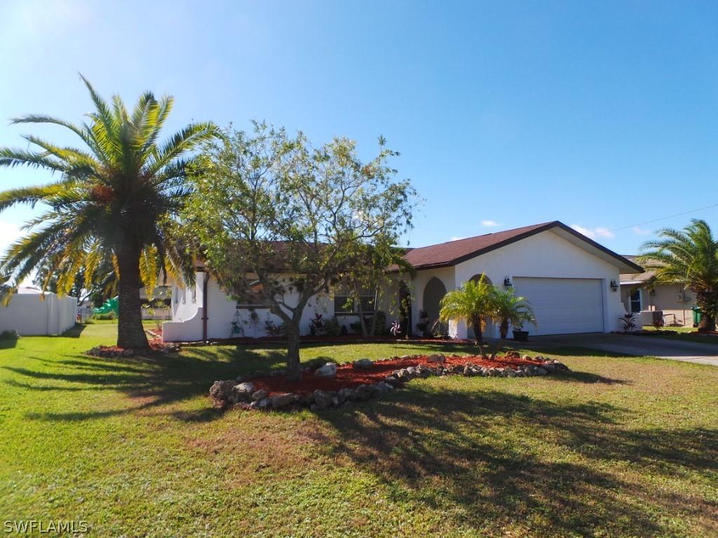 922 SE 27th St., Cape Coral, FL 33904