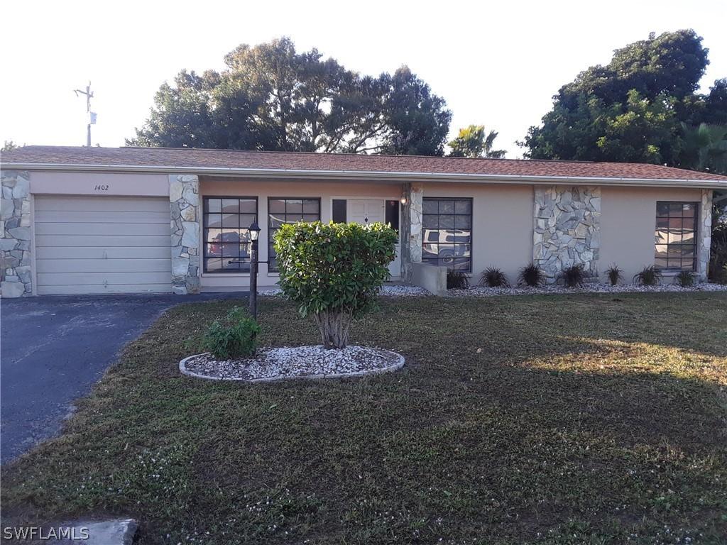 1402 SE 25th Ln., Cape Coral, FL 33904