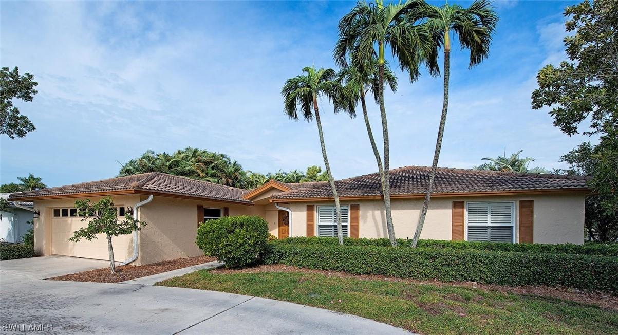 555 Pine Grove Ln., Naples, FL 34103