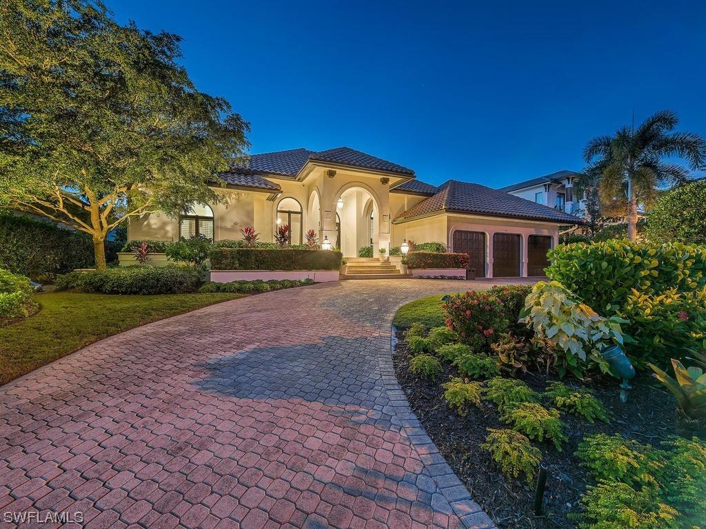 4217 Crayton Rd., Naples, FL 34103