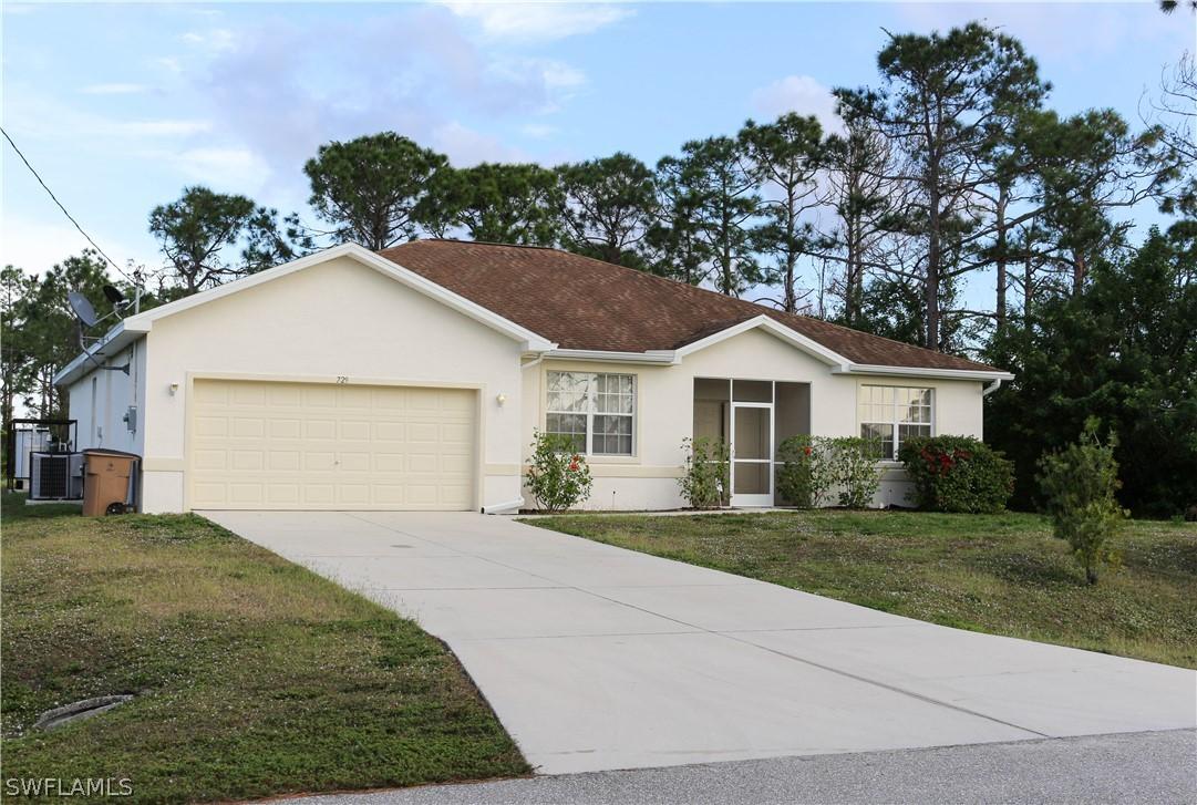 729 Fullerton Ave., Lehigh Acres, FL 33974