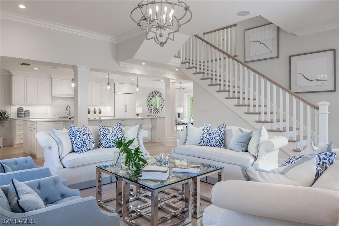 625 2nd St., Naples, FL 34102