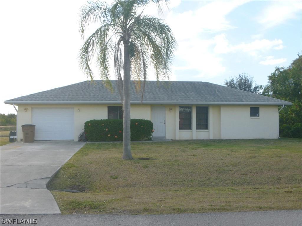 801 Xelda Ave., Lehigh Acres, FL 33971