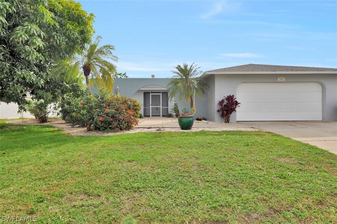 908 SE 35th Ter., Cape Coral, FL 33904