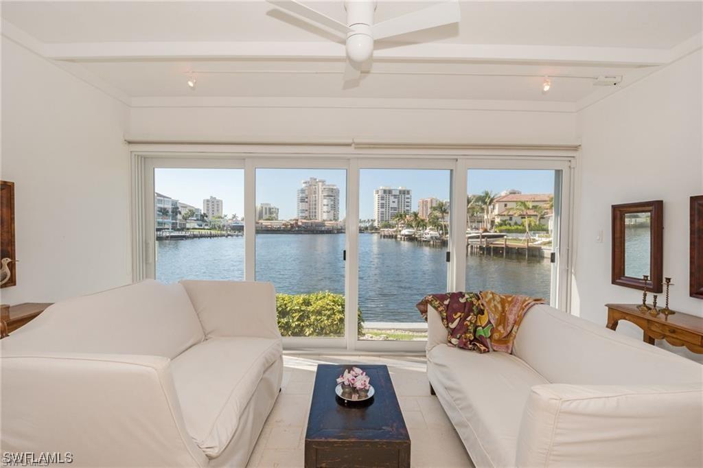 4155 Crayton Rd. #104, Naples, FL 34103