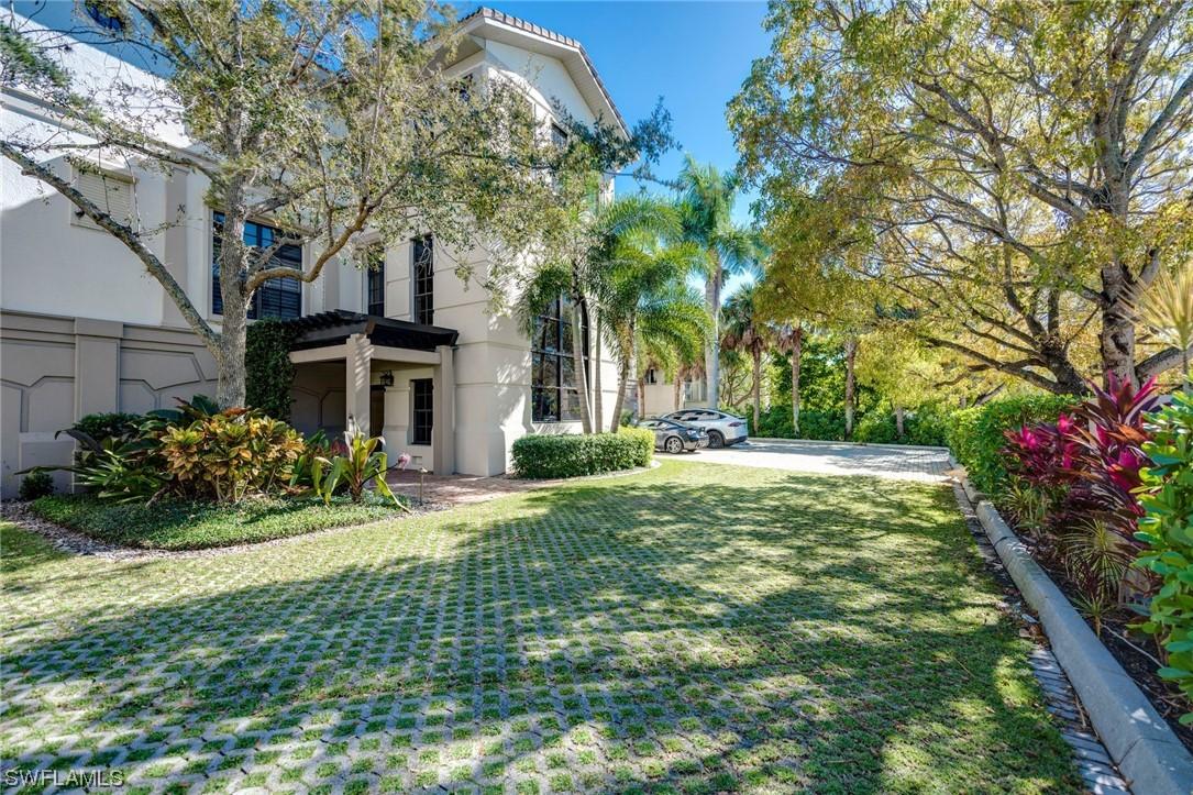 705 10th St. #306, Naples, FL 34102