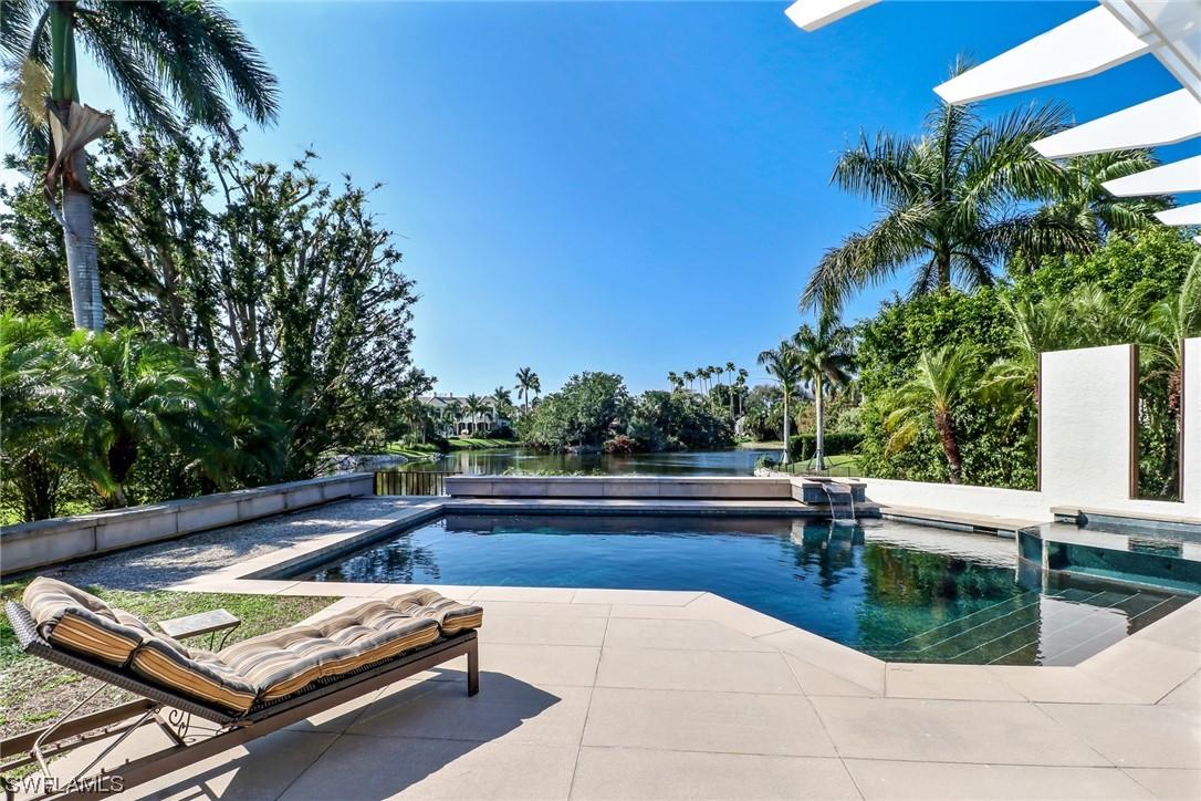 2680 Lantern Ln., Naples, FL 34102