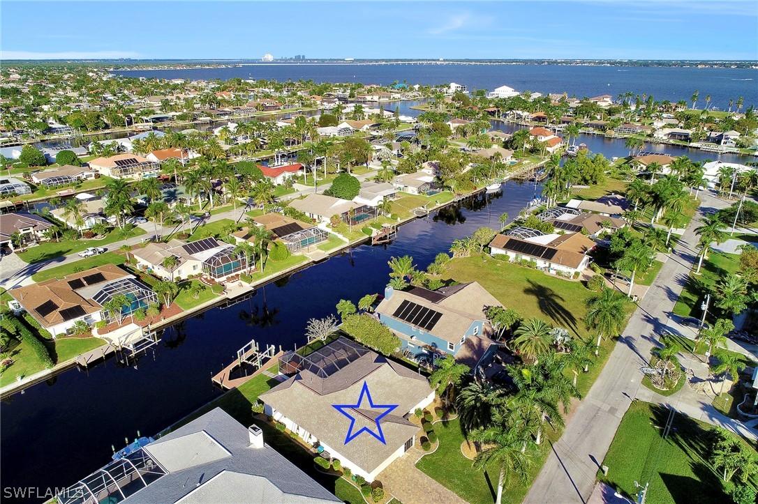 1915 SE 37th Ter., Cape Coral, FL 33904