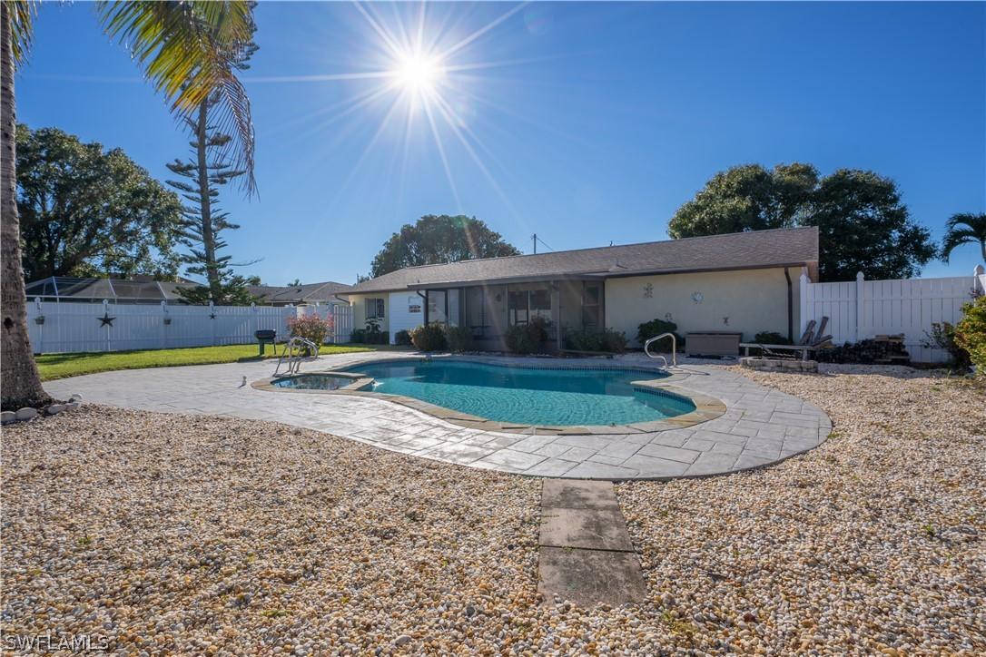 1023 SE 17th Pl., Cape Coral, FL 33990