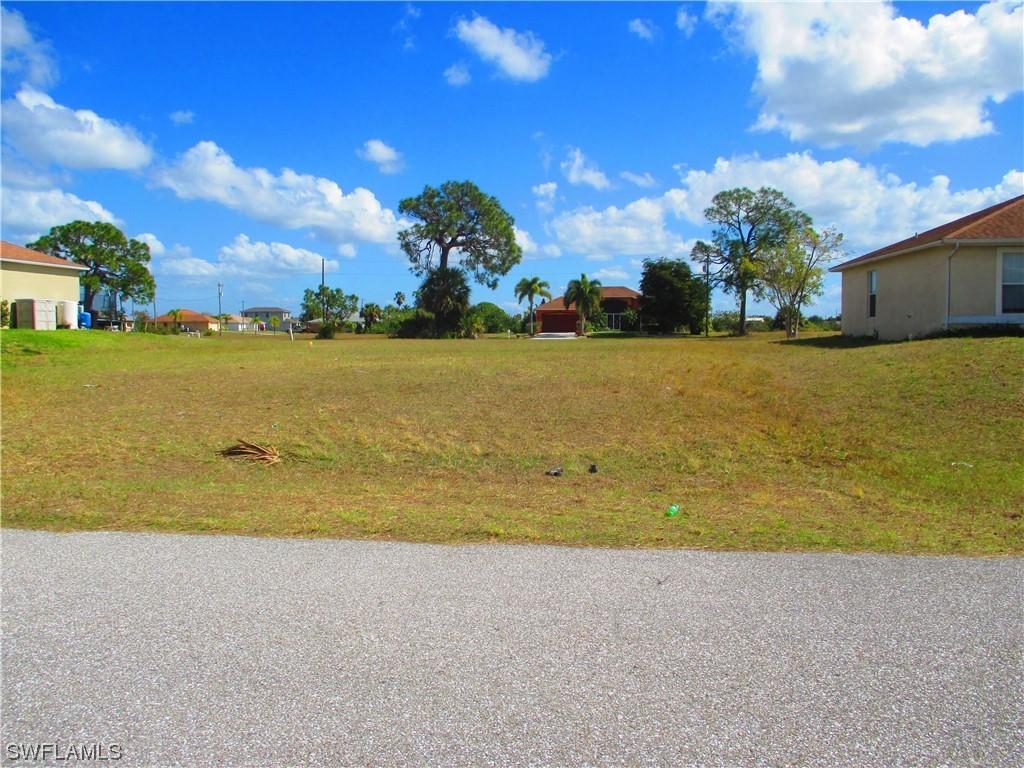 1709 NW 14th Pl., Cape Coral, FL 33993