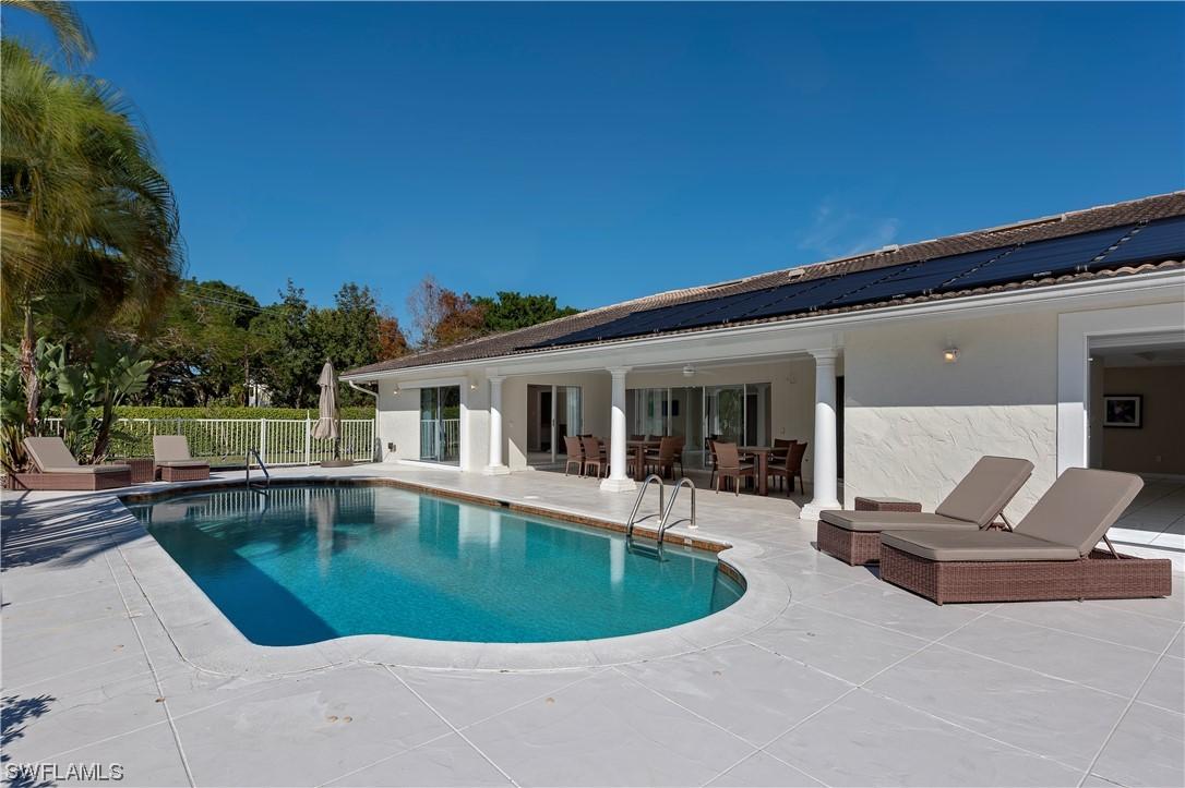 502 Whispering Pine Ln., Naples, FL 34103