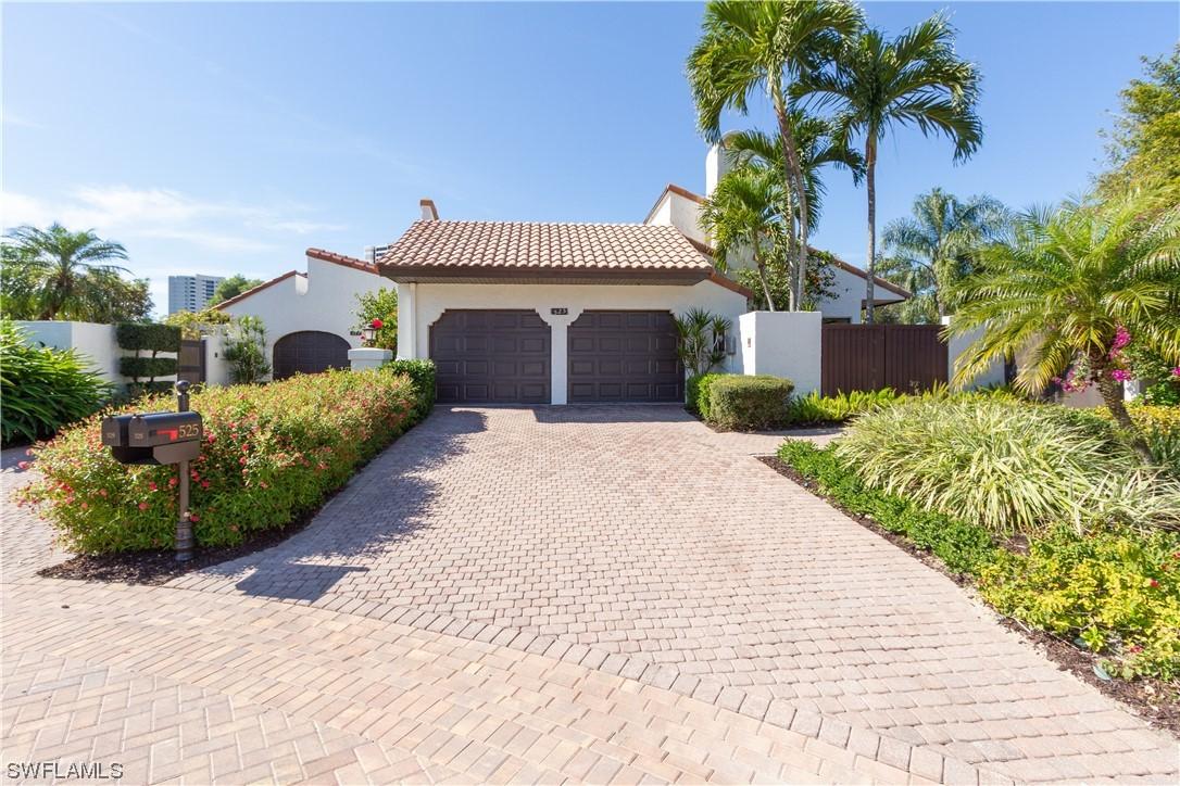 525 Tierra Mar Ln. #43, Naples, FL 34108