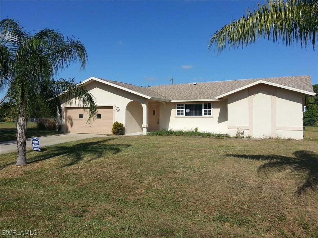 305 SE 27th Ter., Cape Coral, FL 33904
