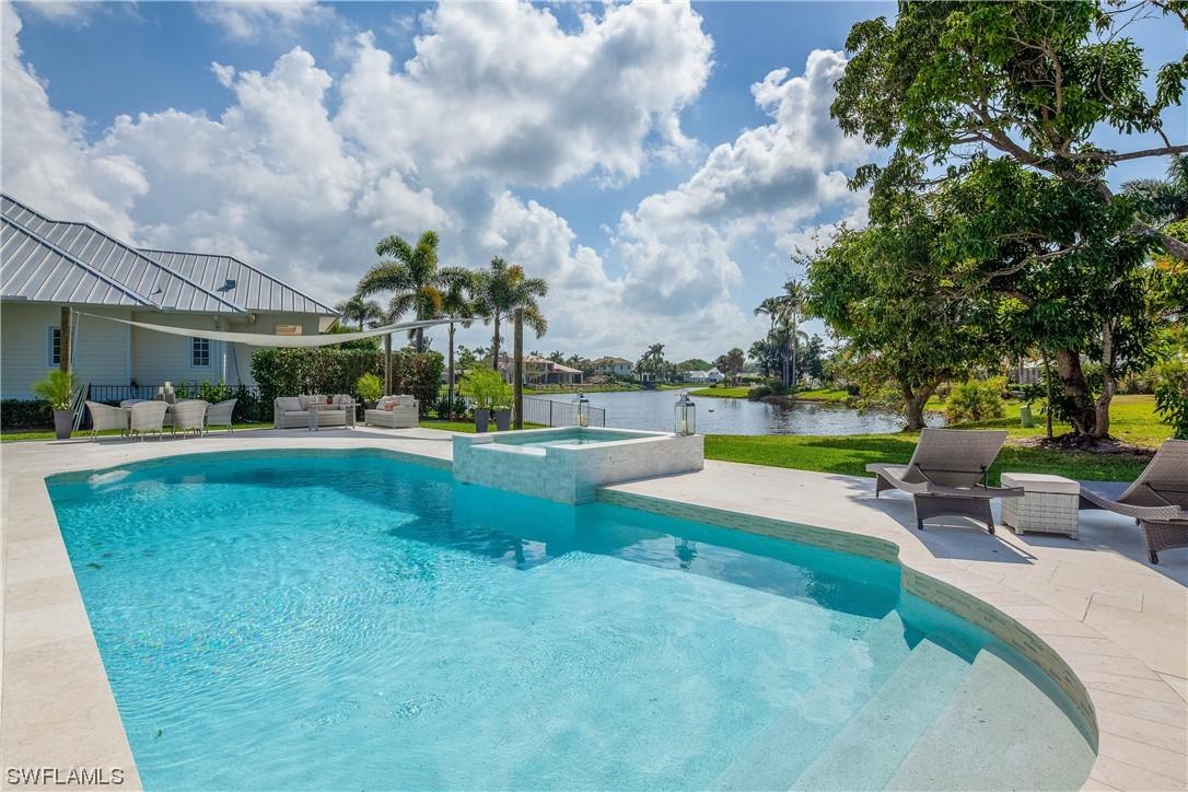 512 Whispering Pine Ln., Naples, FL 34103