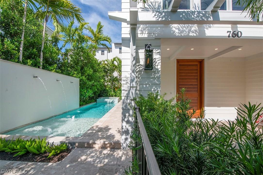 760 10th St., Naples, FL 34120