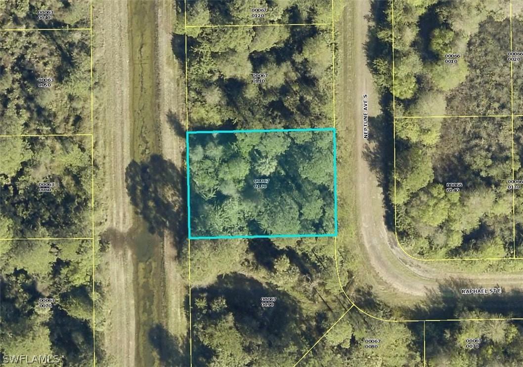 216 Neptune Ave., Lehigh Acres, FL 33974