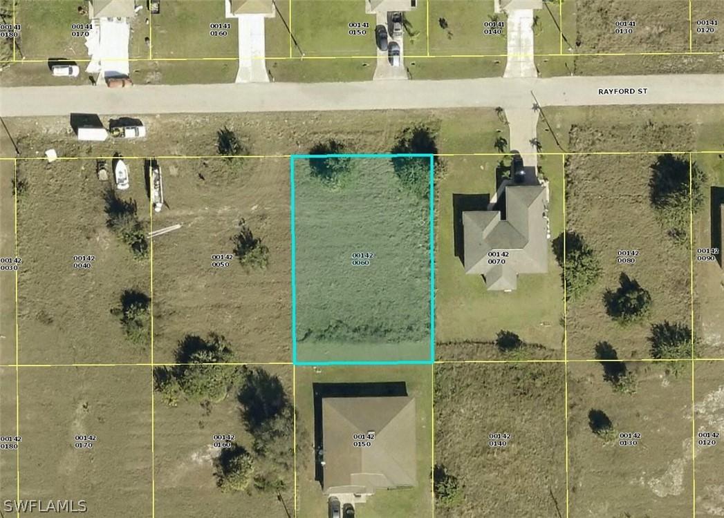 470 Rayford St., Lehigh Acres, FL 33974