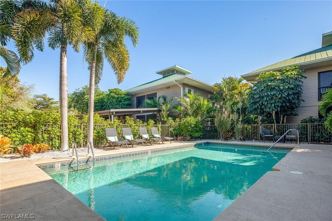 398 7th Ave. #3, Naples, FL 34102