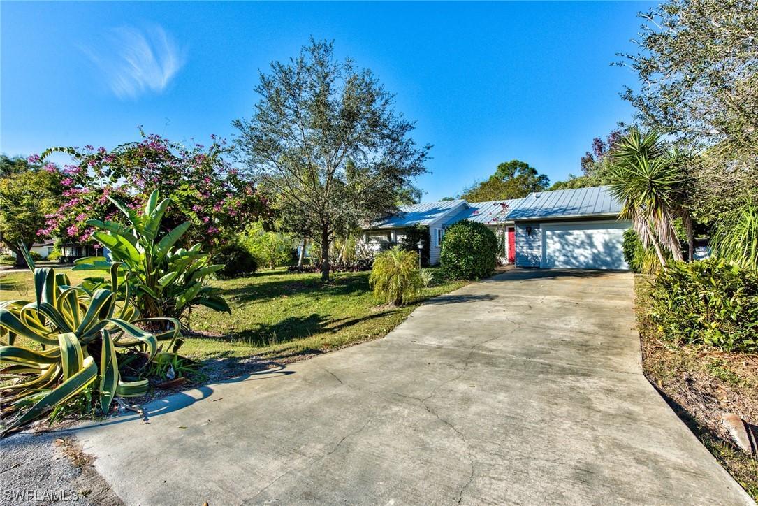 323 Ohio Rd., Lehigh Acres, FL 33936