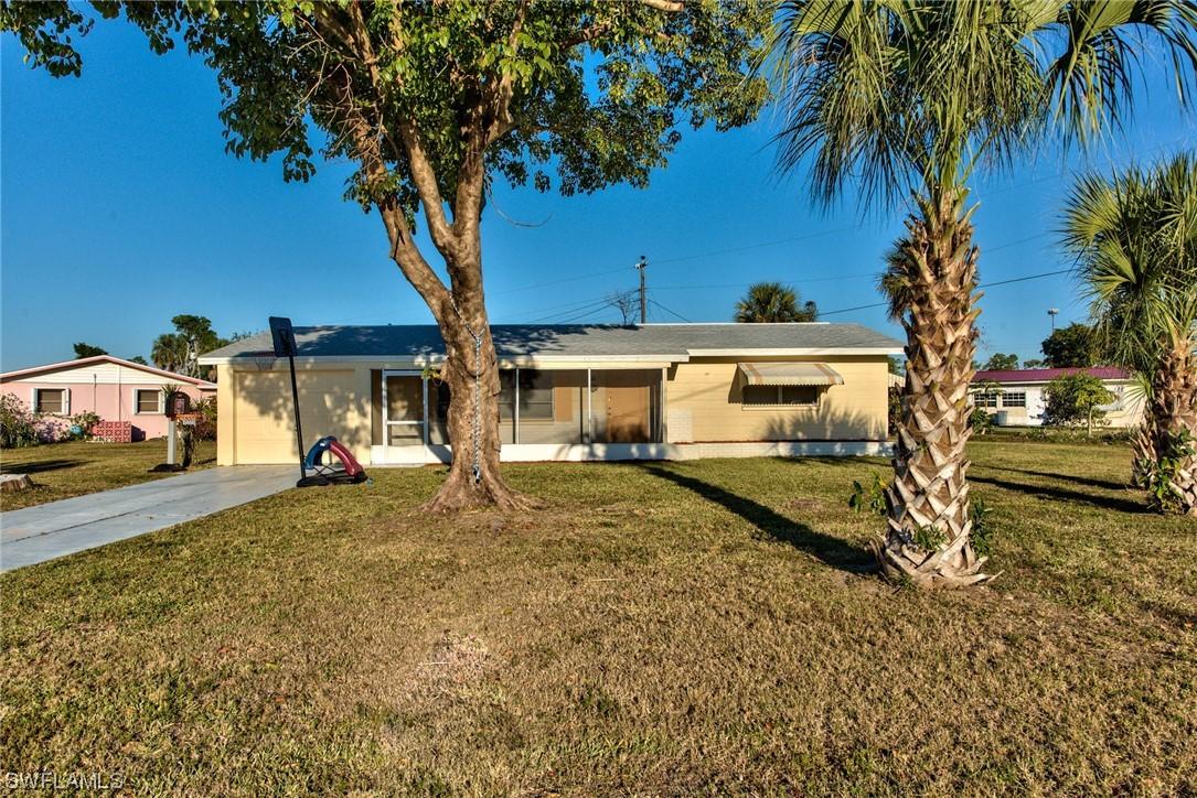 1301 Barnsdale St., Lehigh Acres, FL 33936