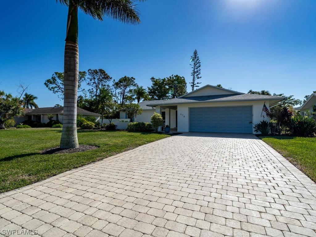 678 Pompano Dr., Naples, FL 34110