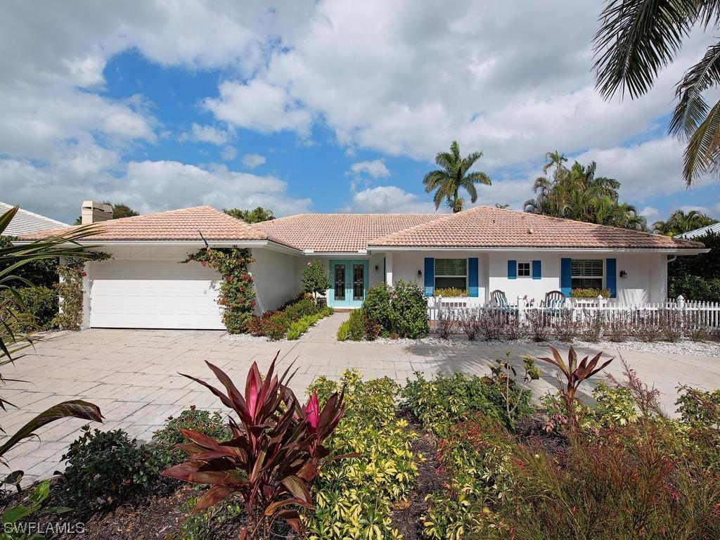 571 Neapolitan Ln., Naples, FL 34103